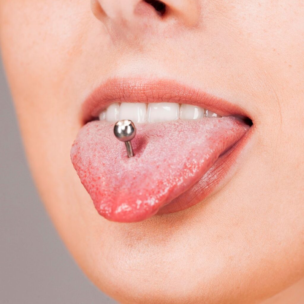 piercings son un riesgo para la salud bucal